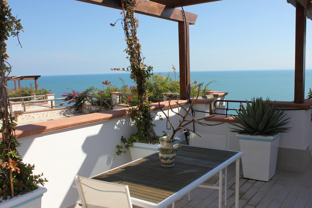 Holiday Lodge al Porto Mattinata Exterior foto