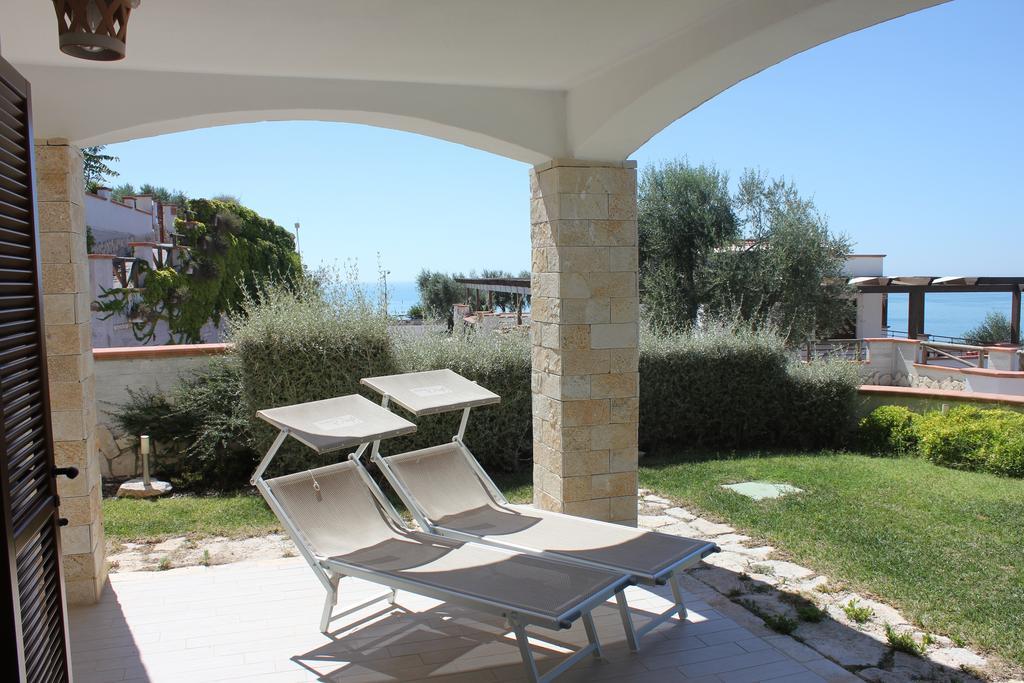 Holiday Lodge al Porto Mattinata Exterior foto